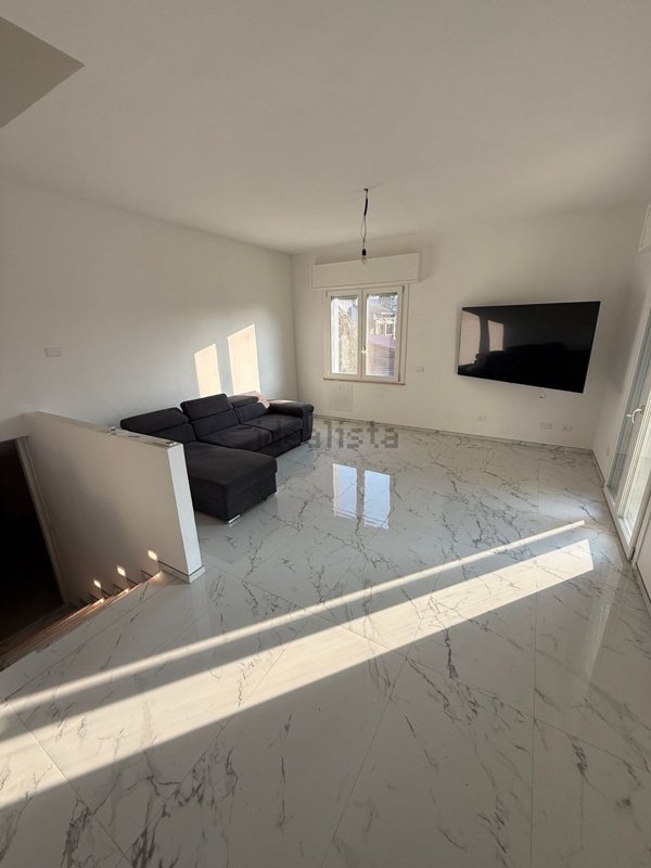 casa indipendente in vendita a Sustinente