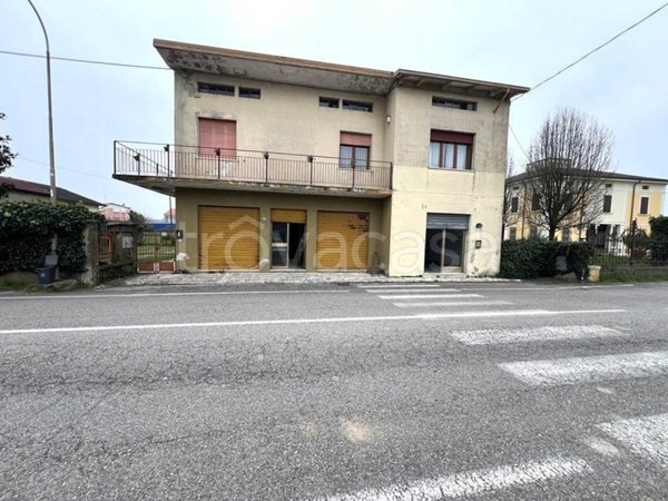 negozio in vendita a Sustinente in zona Cà Vecchia