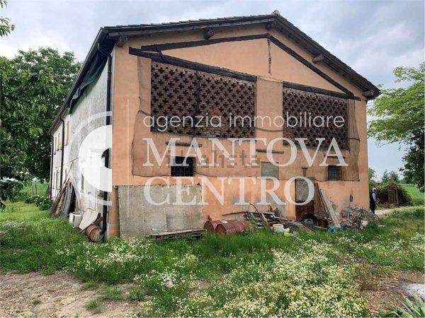 casale in vendita a Sustinente in zona Cà Vecchia