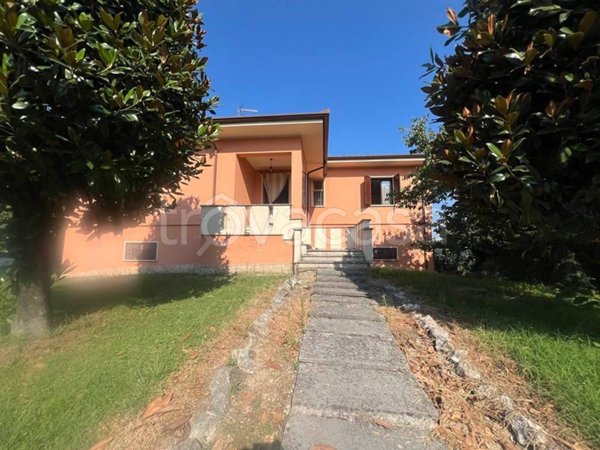 casa indipendente in vendita a Sustinente