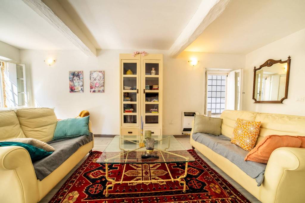 casa indipendente in vendita a Sustinente