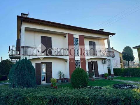 casa indipendente in vendita a Sustinente in zona Cà Vecchia