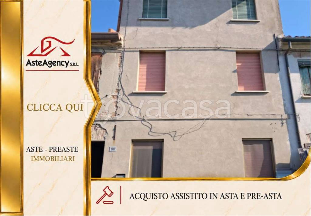 casa indipendente in vendita a Sustinente in zona Sacchetta