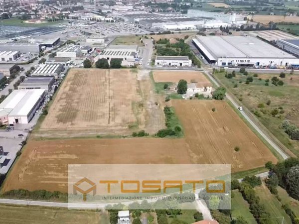 terreno edificabile in vendita a Suzzara