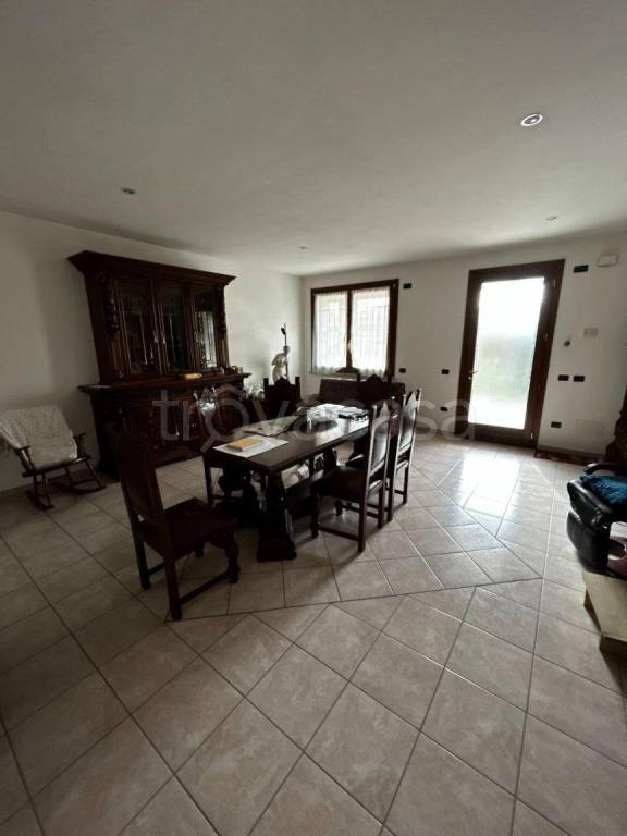 casa indipendente in vendita a Suzzara