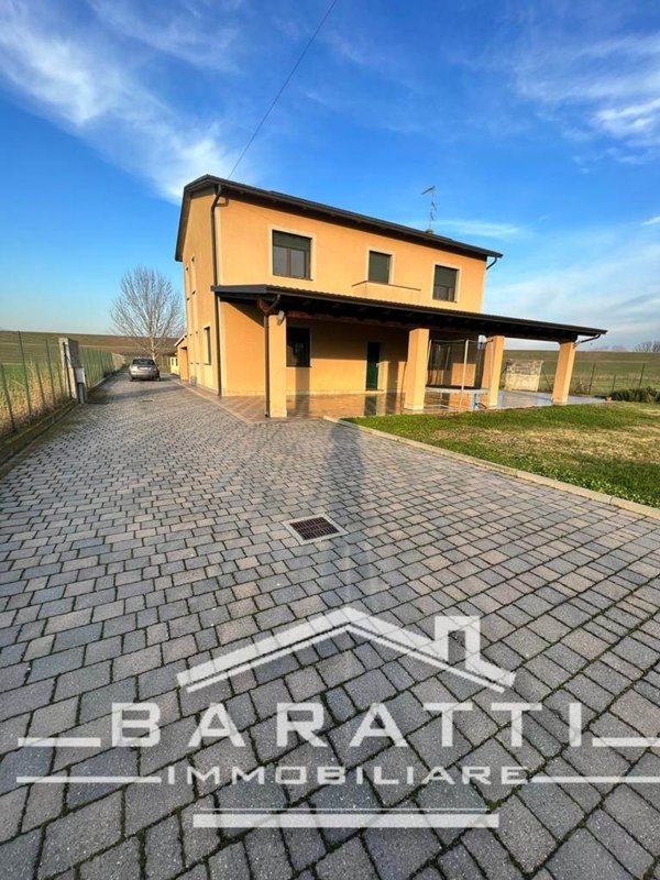 casa indipendente in vendita a Suzzara