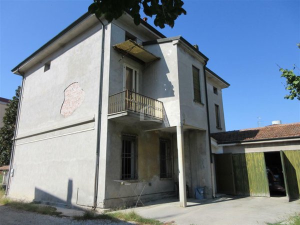 casa indipendente in vendita a Suzzara