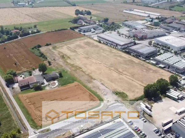 terreno edificabile in vendita a Suzzara