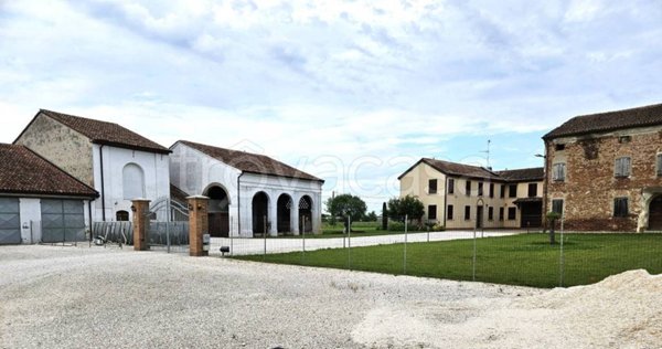 casa indipendente in vendita a Suzzara