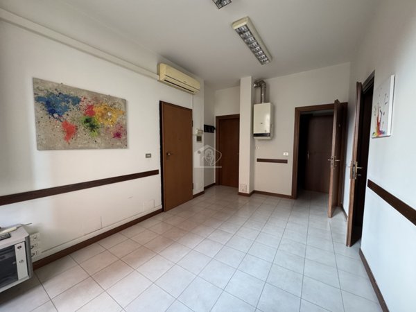 ufficio in vendita a Suzzara