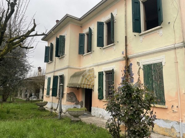 casa indipendente in vendita a Suzzara