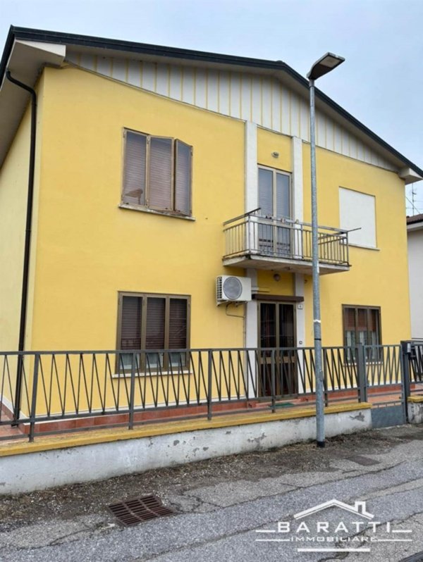 casa indipendente in vendita a Suzzara