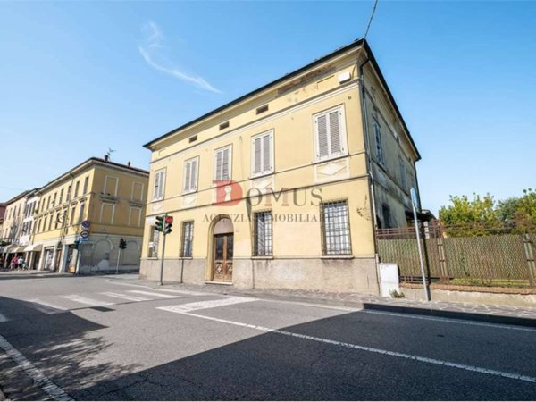 intera palazzina in vendita a Suzzara