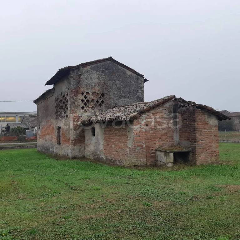 casa indipendente in vendita a Suzzara