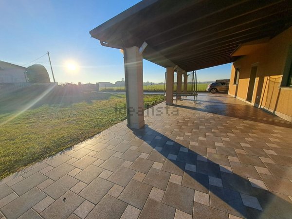 casa indipendente in vendita a Suzzara