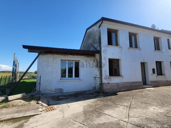 casa indipendente in vendita a Suzzara