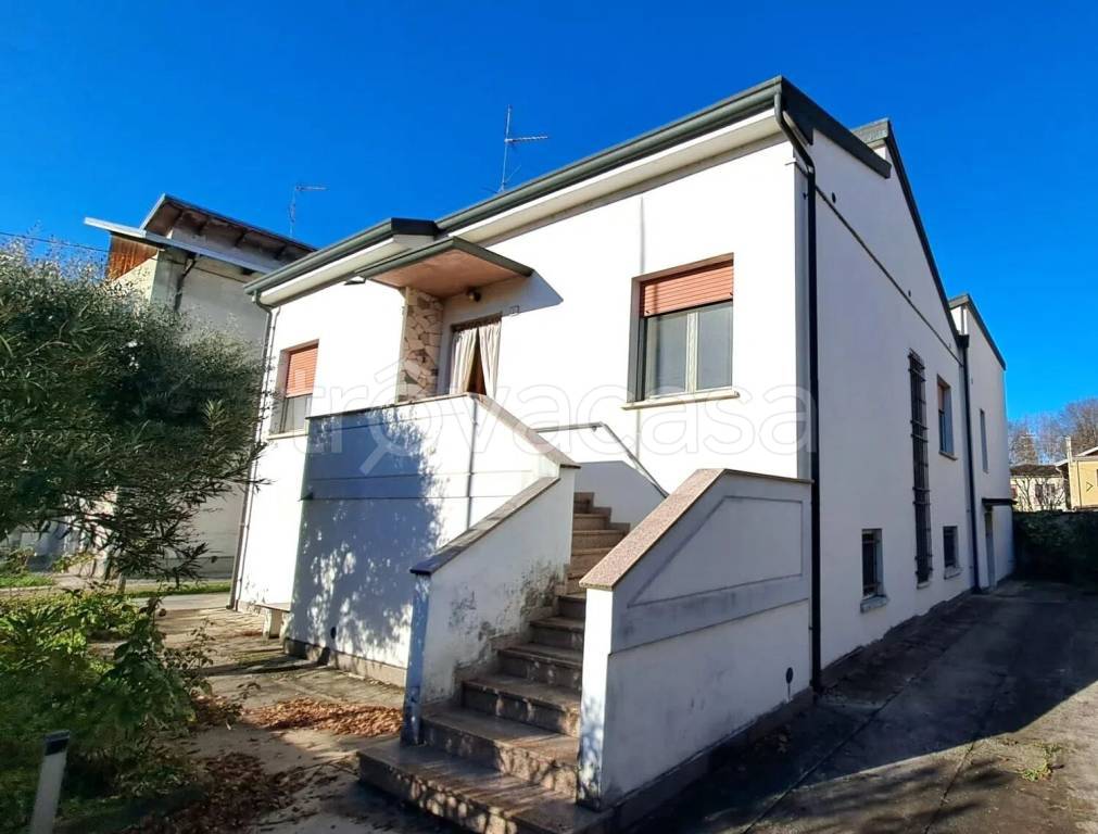 casa indipendente in vendita a Suzzara