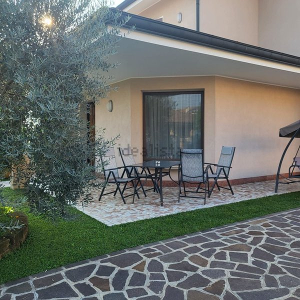 casa indipendente in vendita a Suzzara