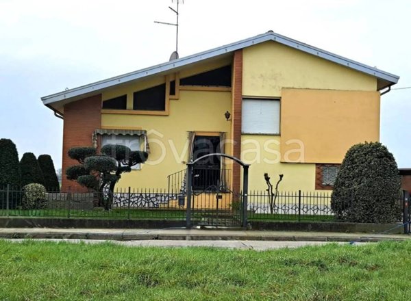 casa indipendente in vendita a Suzzara