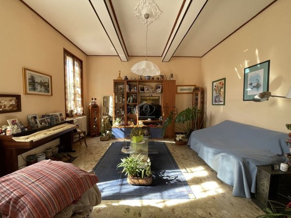 casa indipendente in vendita a Suzzara