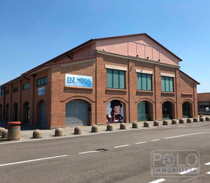 capannone in vendita a Suzzara