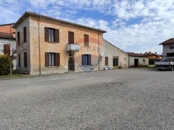 casa indipendente in vendita a Suzzara