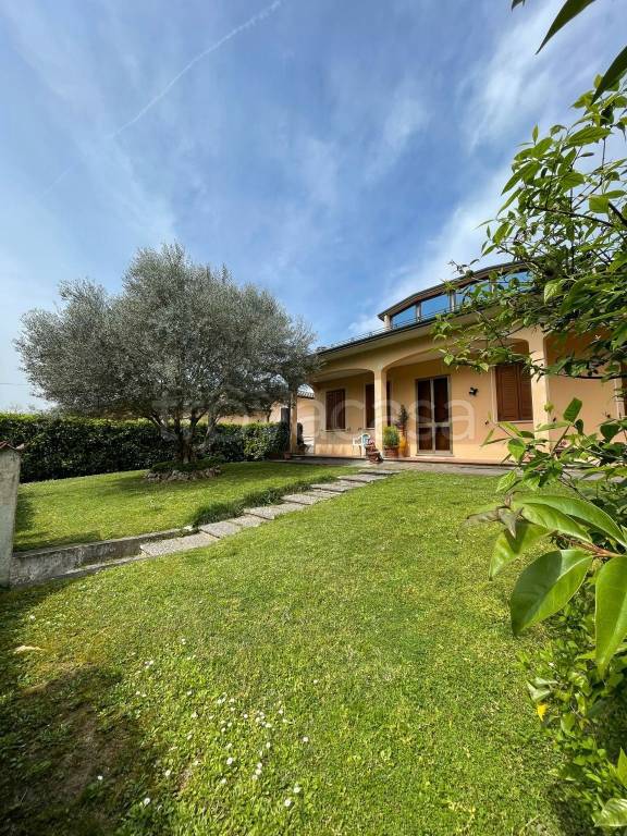 casa indipendente in vendita a Suzzara
