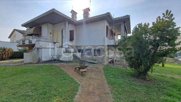 casa indipendente in vendita a Suzzara