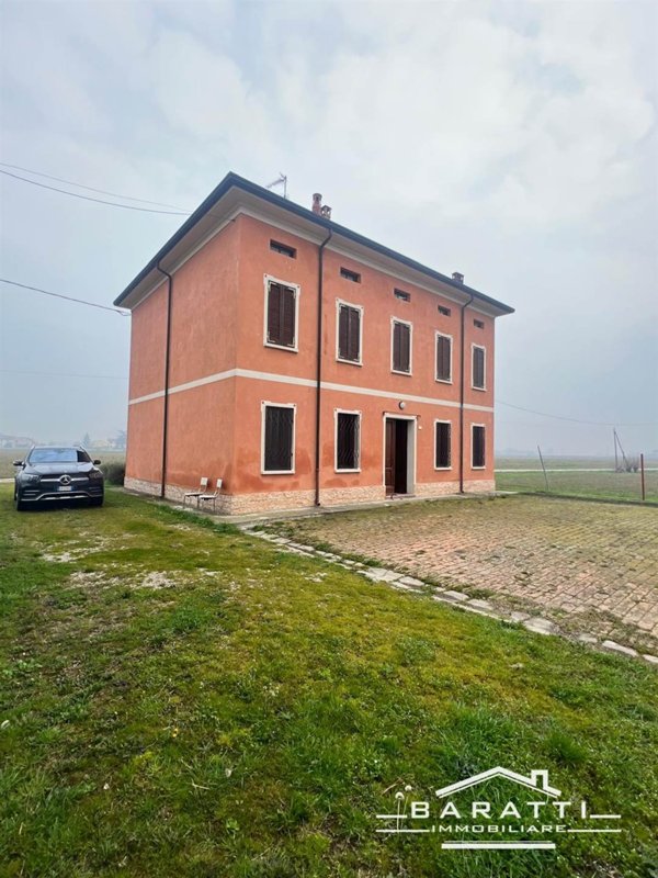casa indipendente in vendita a Suzzara