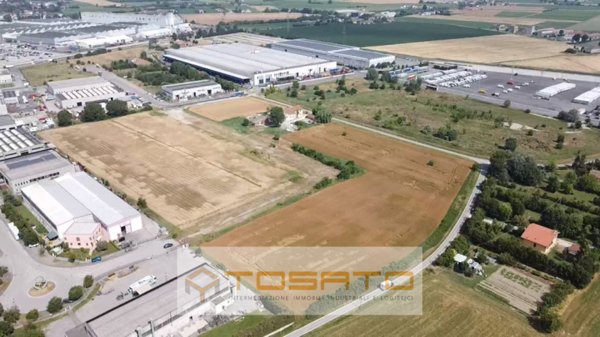 terreno edificabile in vendita a Suzzara