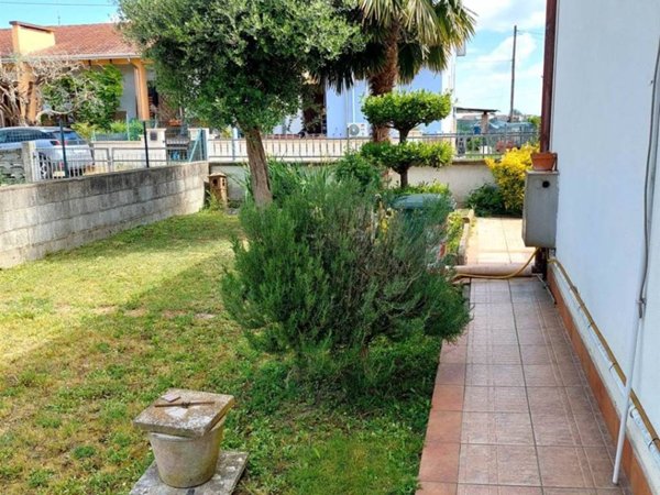 casa indipendente in vendita a Suzzara