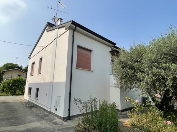 casa indipendente in vendita a Suzzara