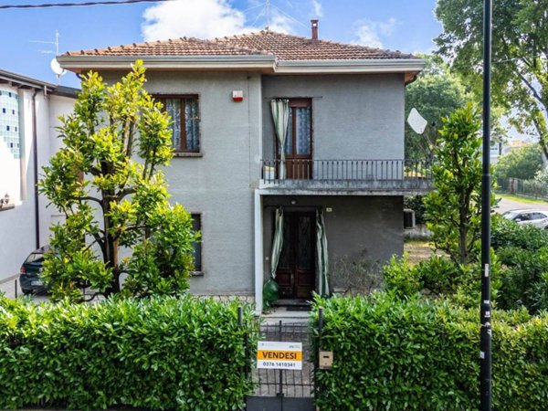 casa indipendente in vendita a Suzzara