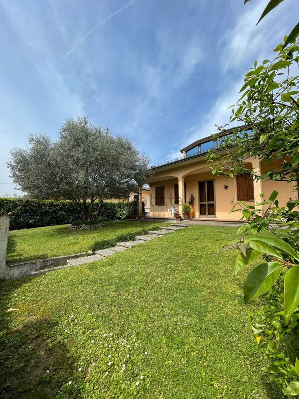 casa indipendente in vendita a Suzzara