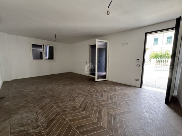 casa indipendente in vendita a Suzzara