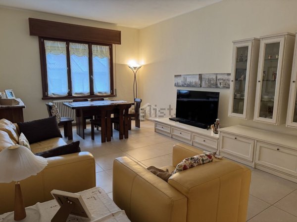 casa indipendente in vendita a Suzzara