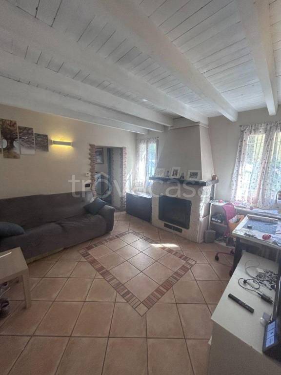 casa indipendente in vendita a Suzzara in zona Brusatasso