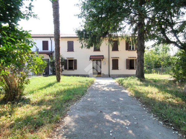casa indipendente in vendita a Suzzara in zona Tabellano