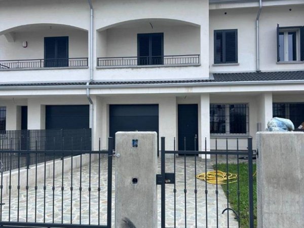 casa indipendente in vendita a Suzzara