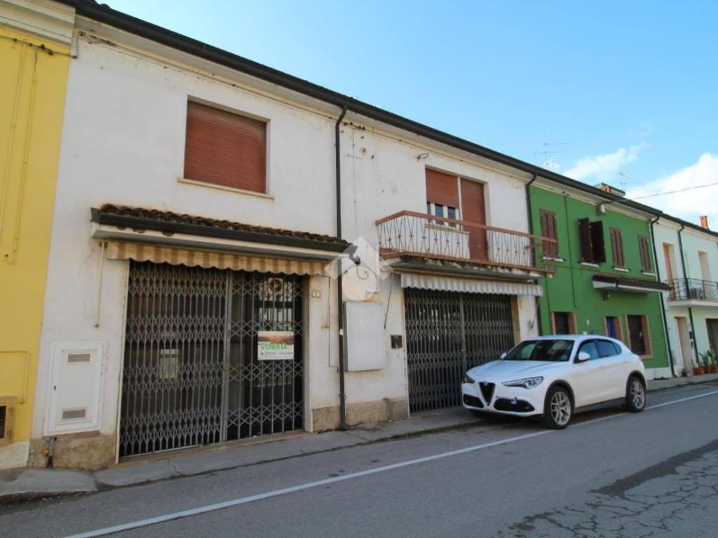 casa indipendente in vendita a Suzzara in zona Tabellano