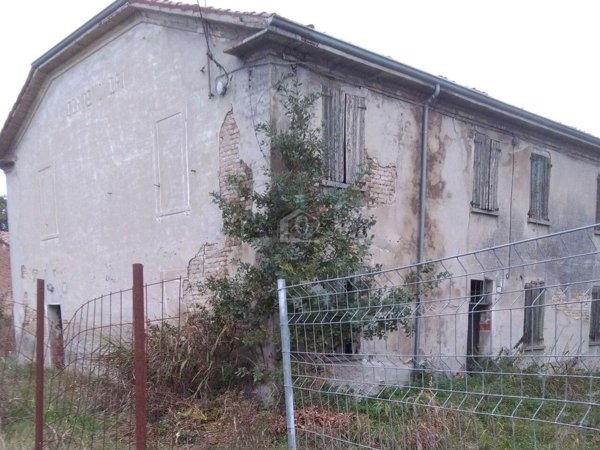 casale in vendita a Suzzara