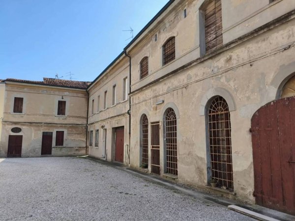 casa indipendente in vendita a Suzzara