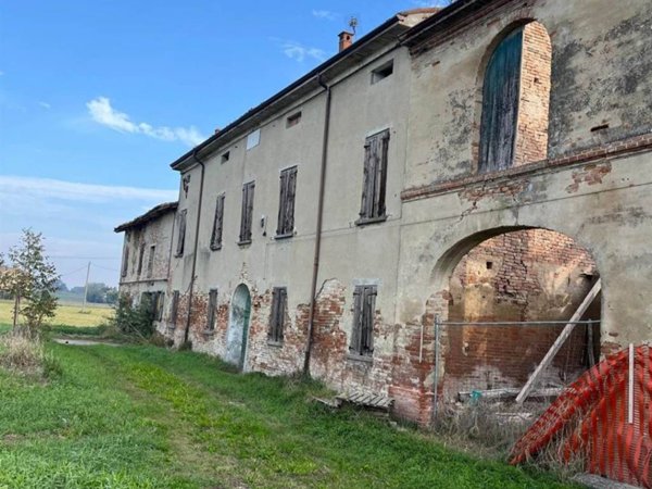 casale in vendita a Suzzara in zona Riva