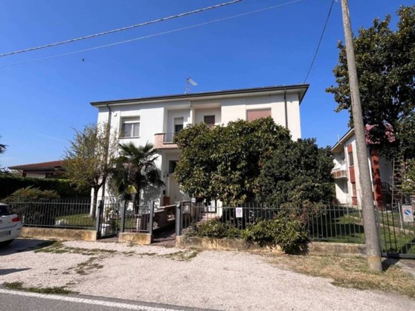 casa indipendente in vendita a Suzzara