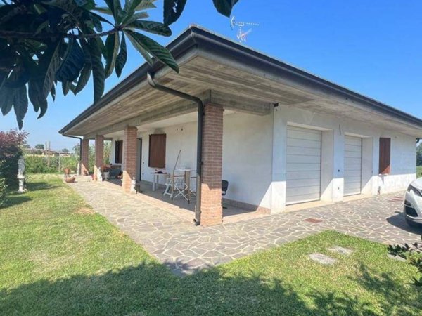 casa indipendente in vendita a Suzzara