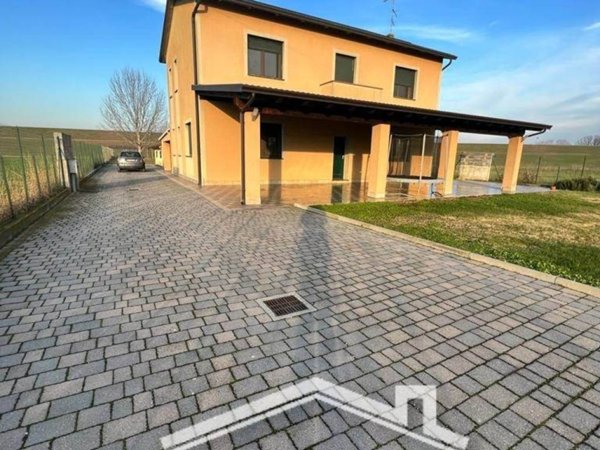 casa indipendente in vendita a Suzzara
