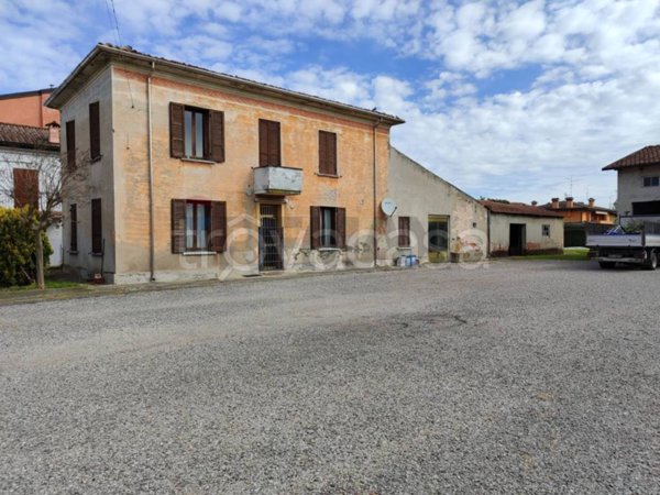 casa indipendente in vendita a Suzzara
