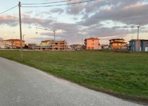 terreno edificabile in vendita a Suzzara in zona Tabellano