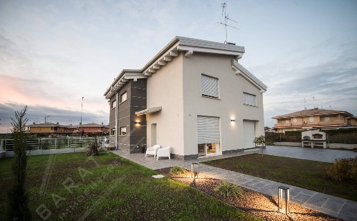 casa indipendente in vendita a Suzzara in zona Riva