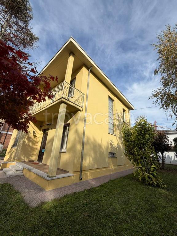 casa indipendente in vendita a Suzzara